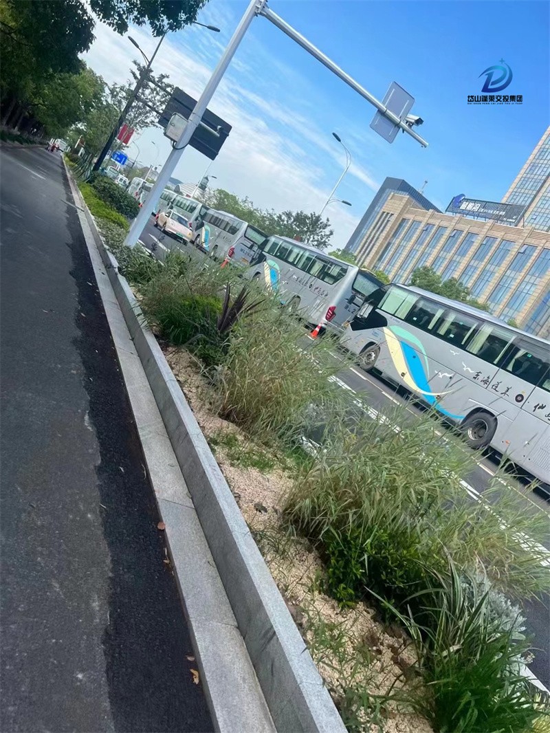 转运大巴.jpg